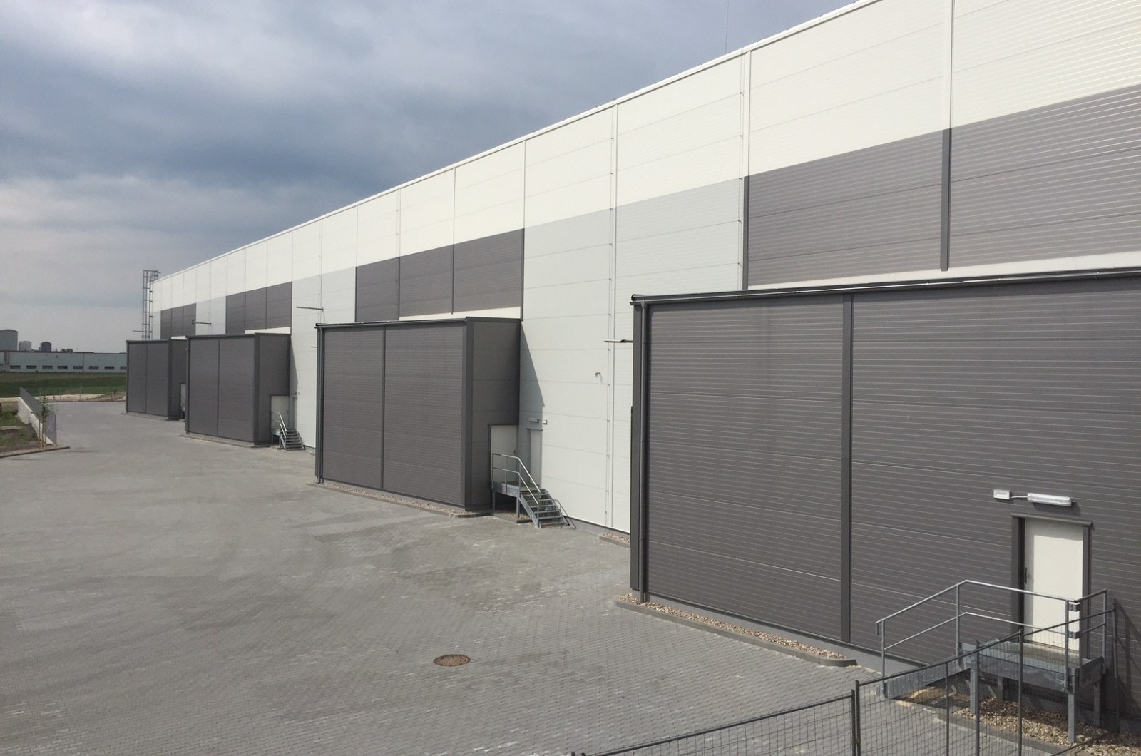 Logistický sklad DB Schenker