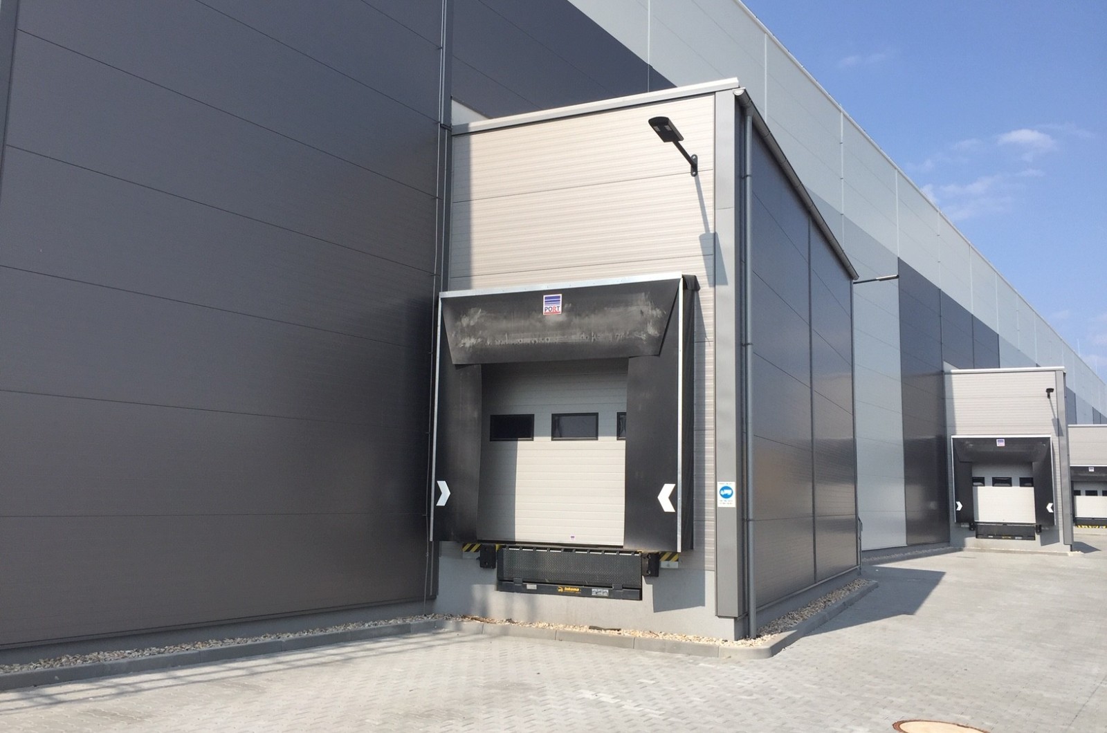 Logistický sklad DB Schenker