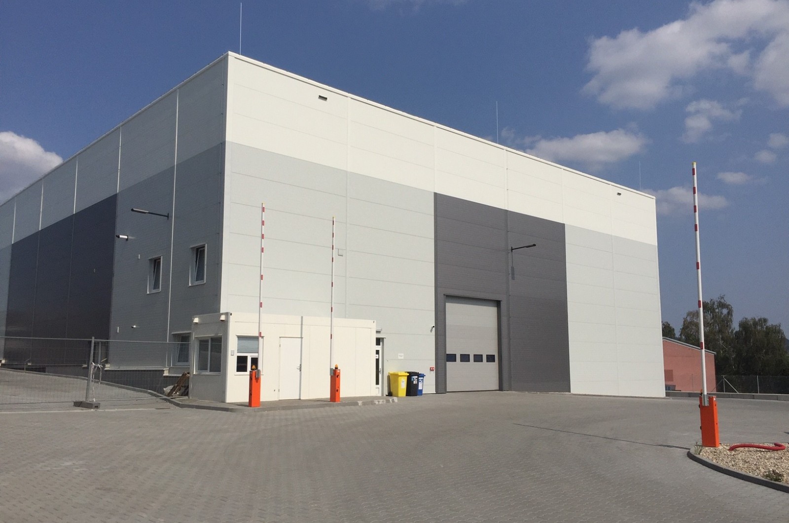 Logistický sklad DB Schenker