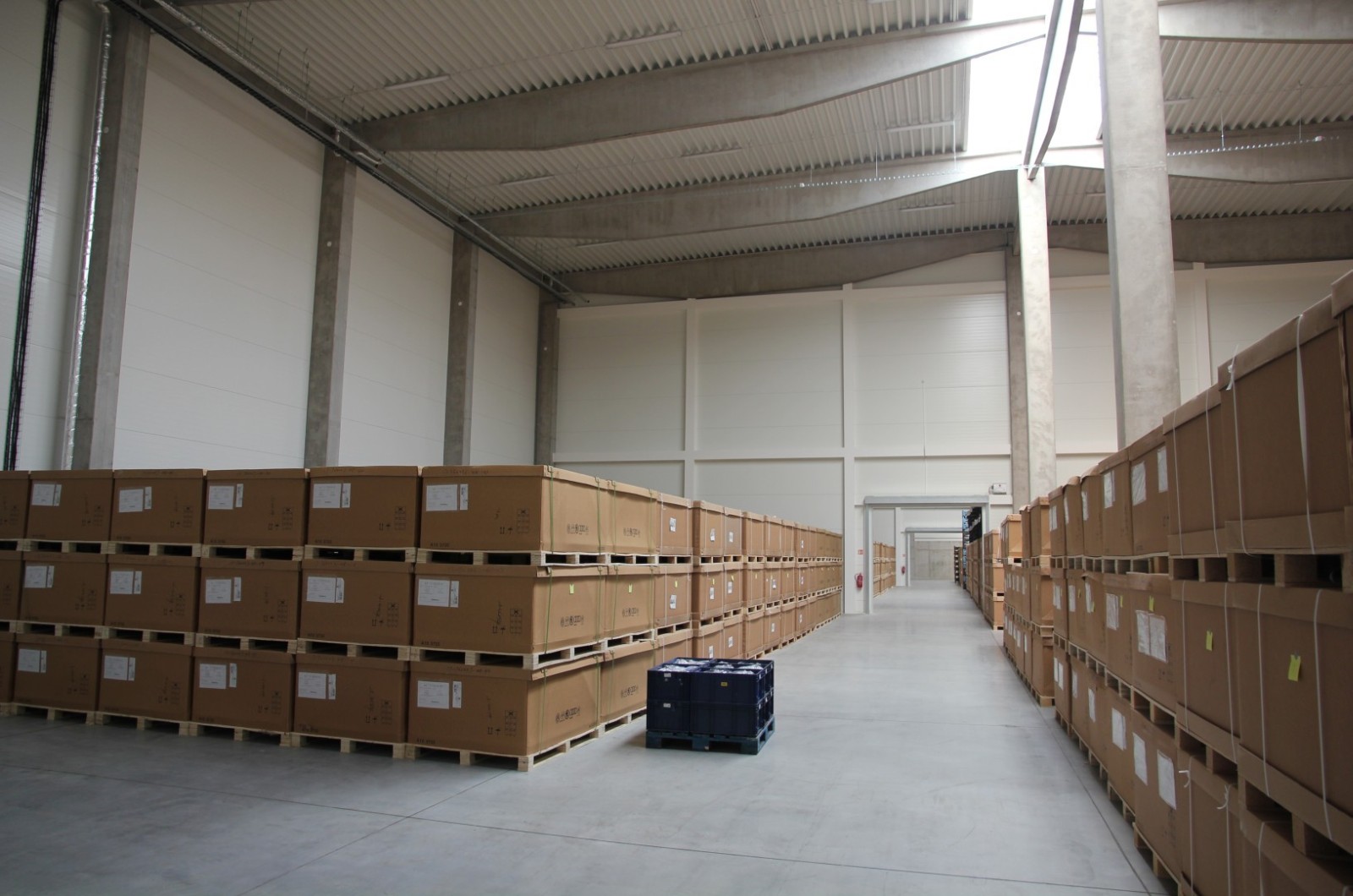 Logistický sklad DB Schenker